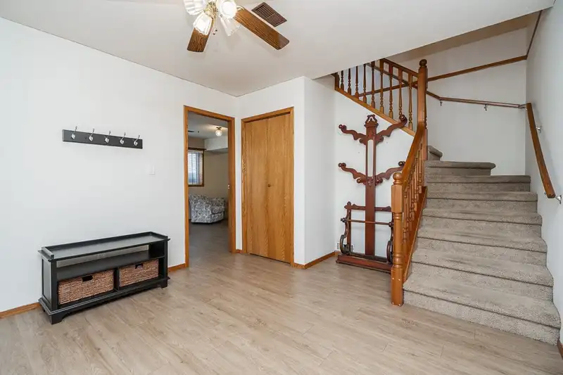 33222 EASTVIEW PLACE - photo 3 of 39