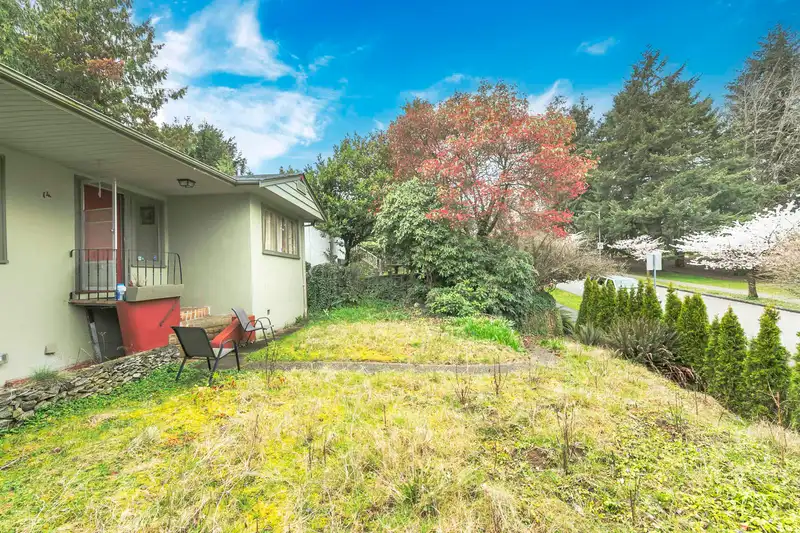 14 W 37TH AVENUE - photo 3 of 25