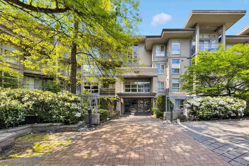 414 9339 UNIVERSITY CRESCENT - photo 1 of 23