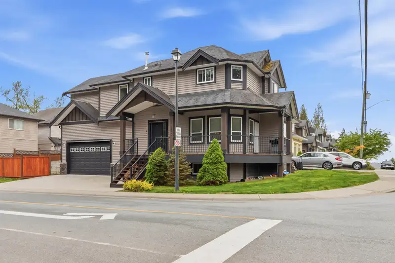 24230 104 AVENUE - photo 1 of 40