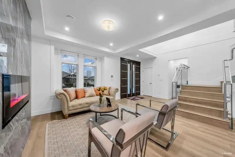 4267 PARKER STREET - photo 3 of 33