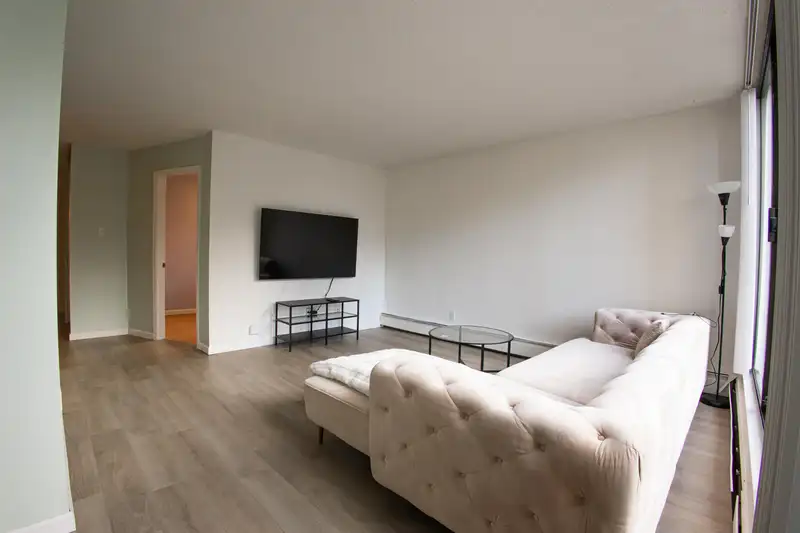 204 4200 MAYBERRY STREET - photo 2 of 26