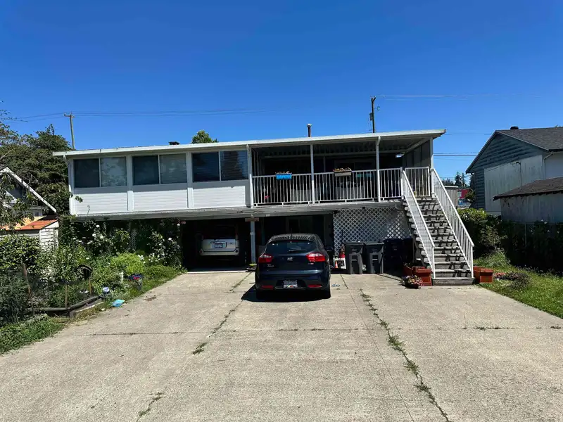 6111 176 STREET - photo 2 of 3