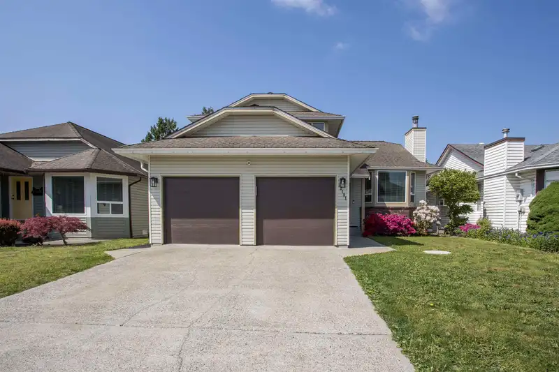 12181 CHESTNUT CRESCENT - photo 1 of 34