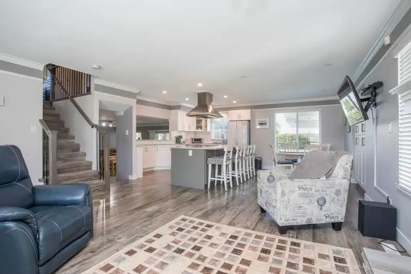 12181 CHESTNUT CRESCENT - photo 4 of 34