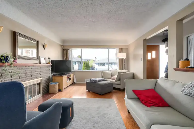 3712 FIR STREET - photo 3 of 32