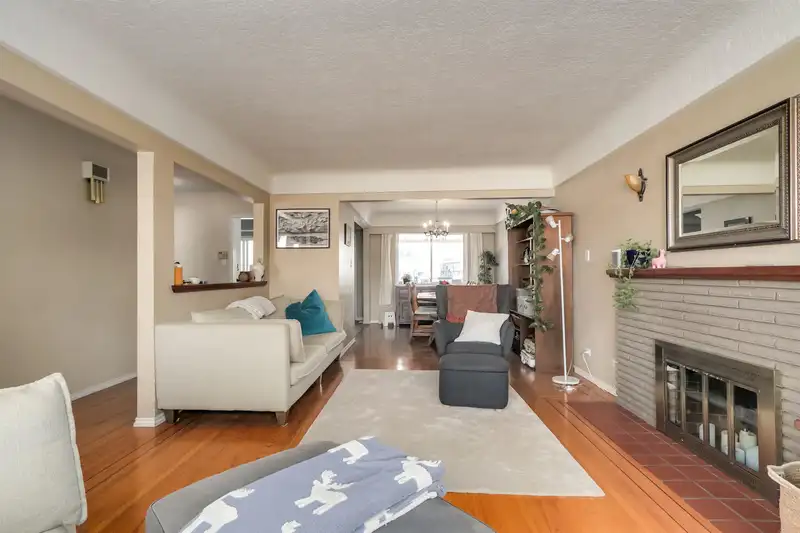 3712 FIR STREET - photo 4 of 32