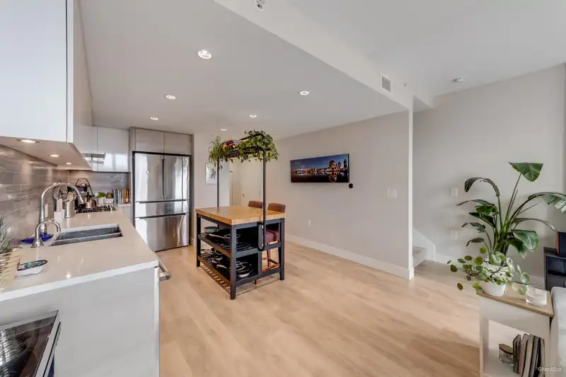 505 3451 SAWMILL CRESCENT - photo 3 of 37
