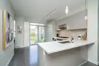 121 5551 ADMIRAL WAY - thumbnail 9