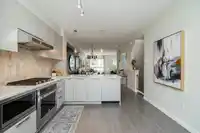 121 5551 ADMIRAL WAY - thumbnail 10