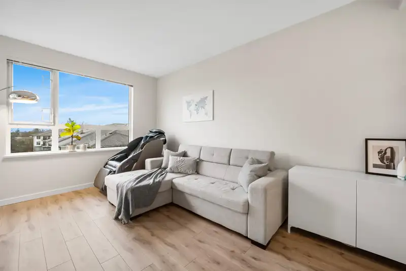 511 9233 ODLIN ROAD - photo 1 of 40