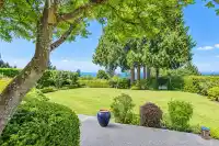 2547 CRESCENT DRIVE - thumbnail 3