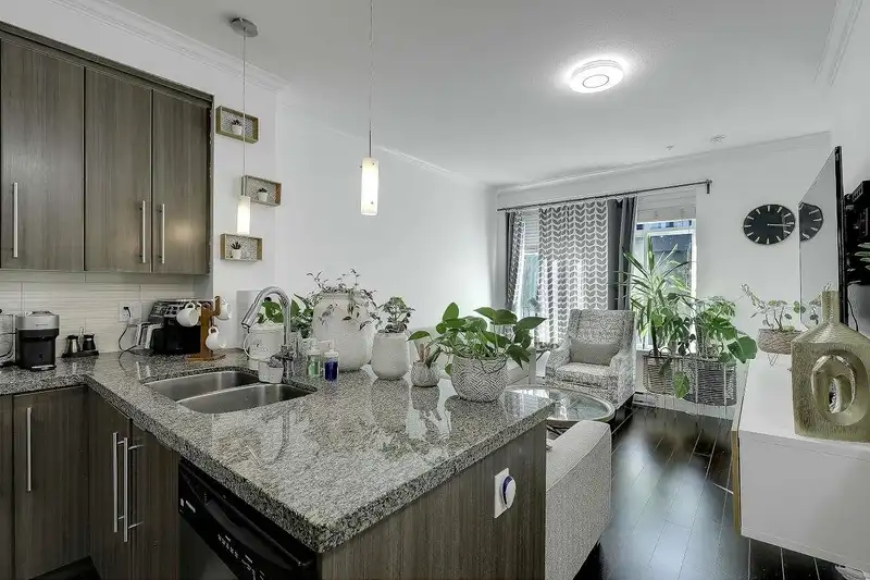 94 8251 209B STREET - photo 2 of 33