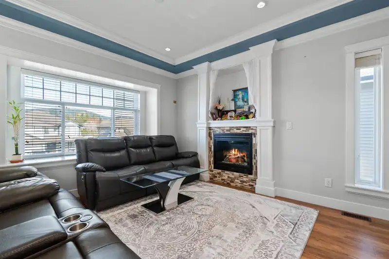 33008 EGGLESTONE AVENUE - photo 3 of 40