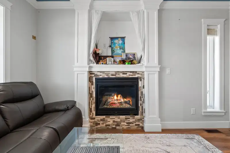 33008 EGGLESTONE AVENUE - photo 4 of 40