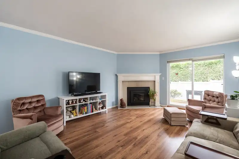 135 5641 201 STREET - photo 4 of 37