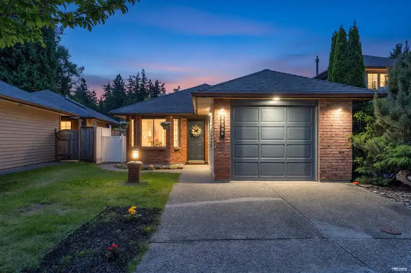 14996 SOUTHMERE CLOSE - photo 2 of 19