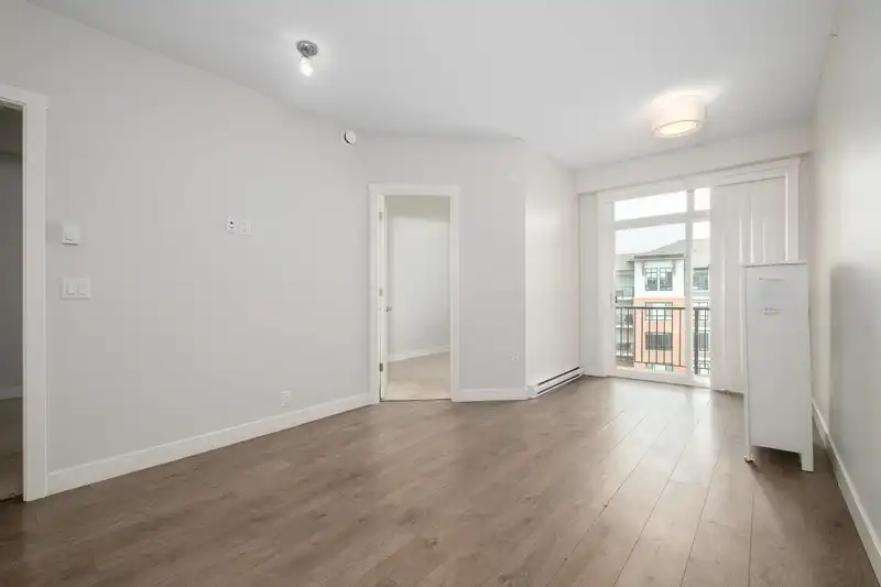 414 19940 BRYDON CRESCENT - photo 3 of 26