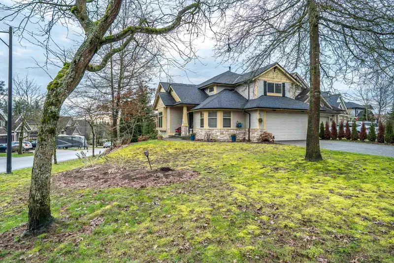 5846 167 STREET - photo 3 of 40