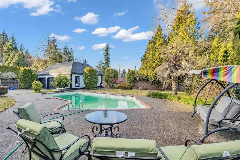 13371 21A AVENUE - photo 2 of 28