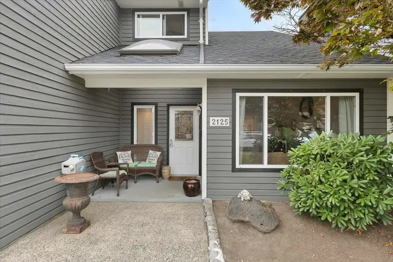 2125 WINSTON COURT - photo 3 of 26