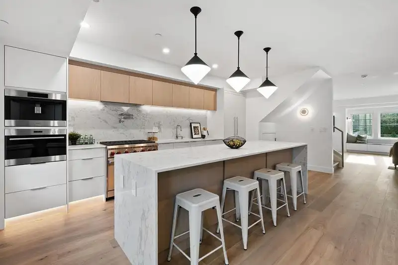 1141 W 33RD AVENUE - photo 2 of 40