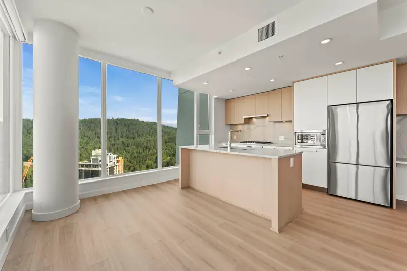 2901 567 CLARKE ROAD - photo 1 of 40