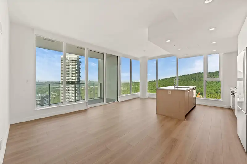 2901 567 CLARKE ROAD - photo 4 of 40