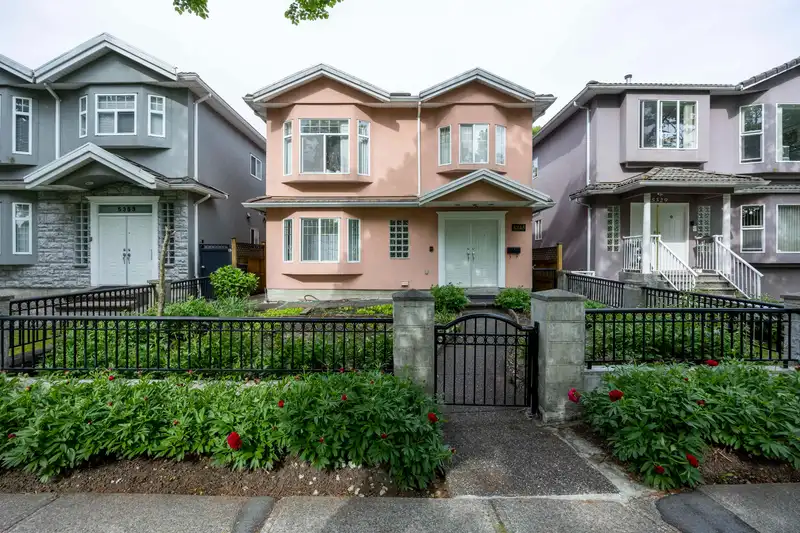 5345 WALES STREET - photo 1 of 34