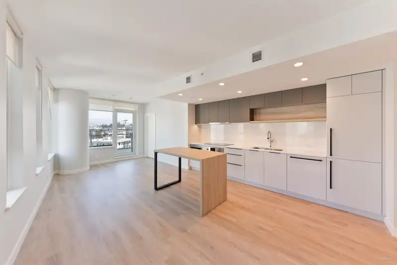 1105 567 EMERSON STREET - photo 1 of 30