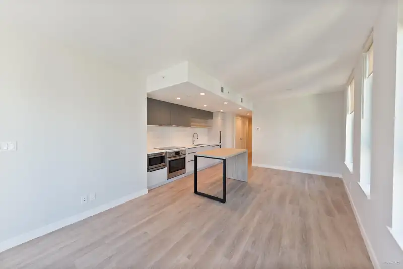 1105 567 EMERSON STREET - photo 3 of 30