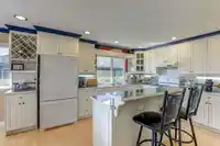 7852 167A STREET - thumbnail 8