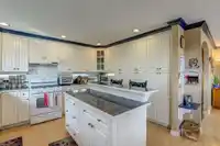 7852 167A STREET - thumbnail 9