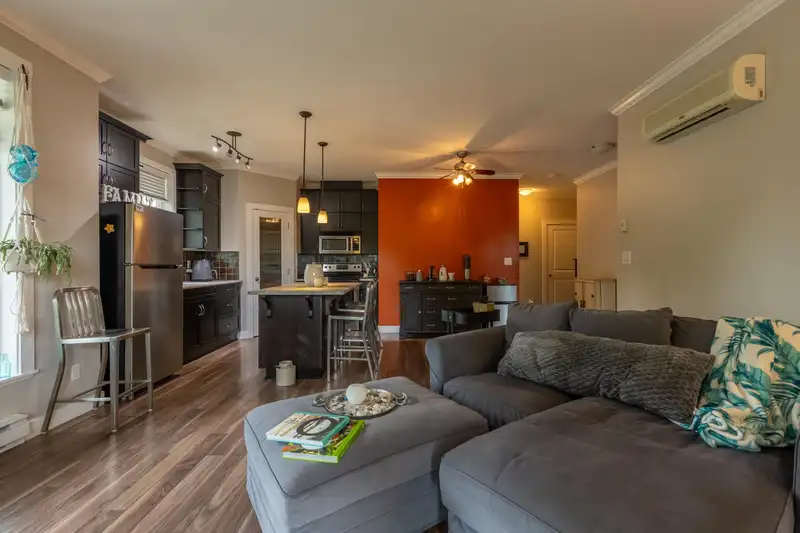 410 2038 SANDALWOOD CRESCENT - photo 4 of 37