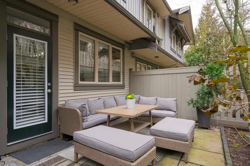 43 20326 68 AVENUE - photo 2 of 40