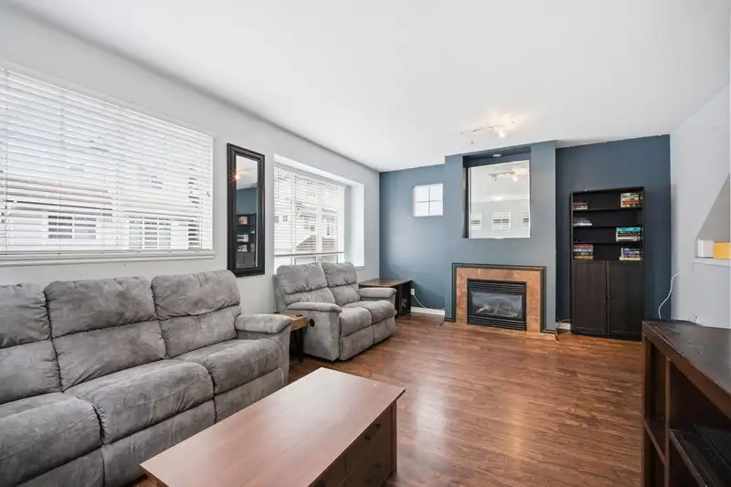 5 20582 67 AVENUE - photo 4 of 40