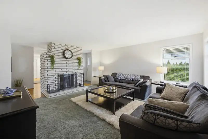 19475 116B AVENUE - photo 3 of 40