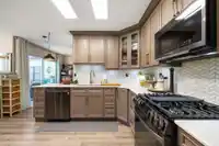 27 8889 212 STREET - thumbnail 11