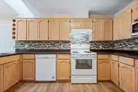 127 8737 212 STREET - thumbnail 12