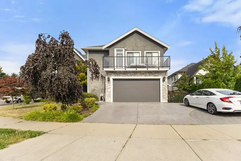 3171 ENGINEER CRESCENT - photo 2 of 34