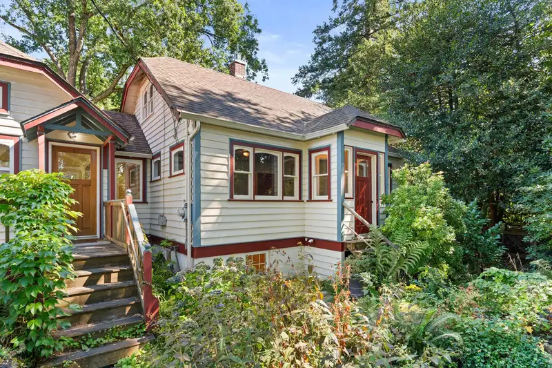 23253 FRANCIS AVENUE - photo 2 of 34