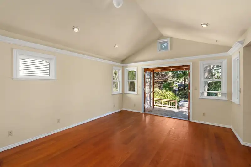 23253 FRANCIS AVENUE - photo 4 of 34