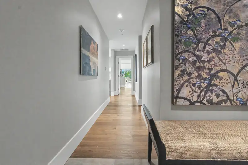 503 3315 CYPRESS PLACE - photo 3 of 40