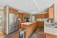 21480 18 AVENUE - thumbnail 11