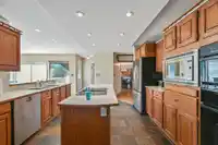 21480 18 AVENUE - thumbnail 12