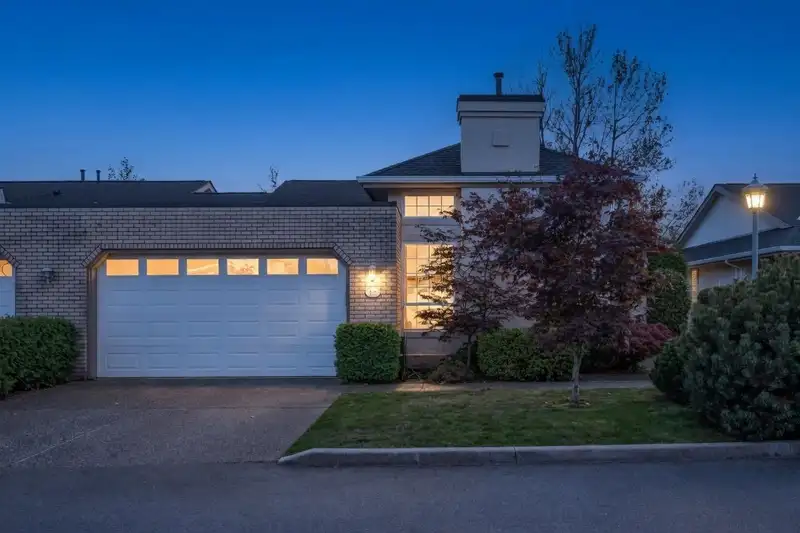 22 31450 SPUR AVENUE - photo 3 of 39