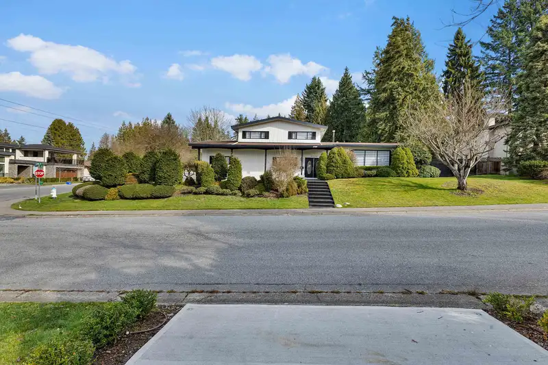 6788 STONEY CRESCENT - photo 1 of 35