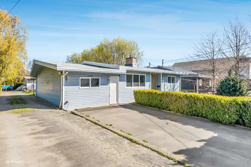 41965 YARROW CENTRAL ROAD - photo 2 of 23