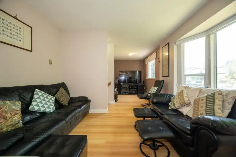 4568 HOY STREET - photo 4 of 17