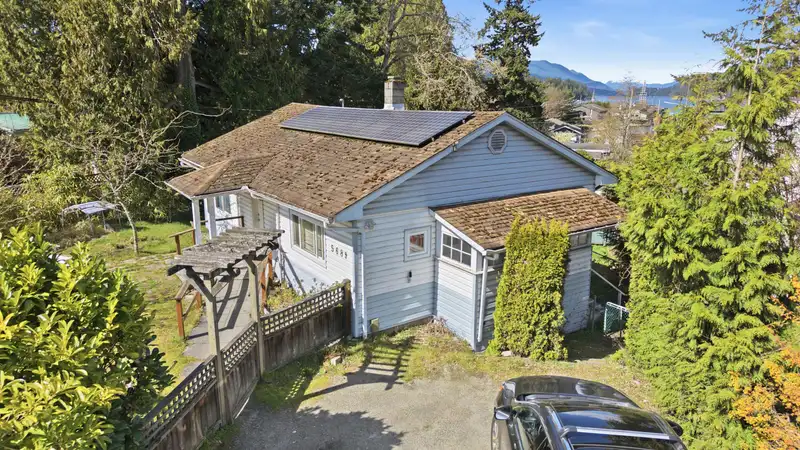 5689 PORPOISE BAY ROAD - photo 1 of 30